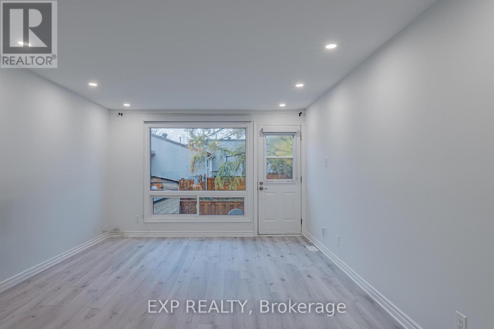 268 Woodfield Drive, Ottawa, Ontario  K2G 4P2 - Photo 8 - X12496390