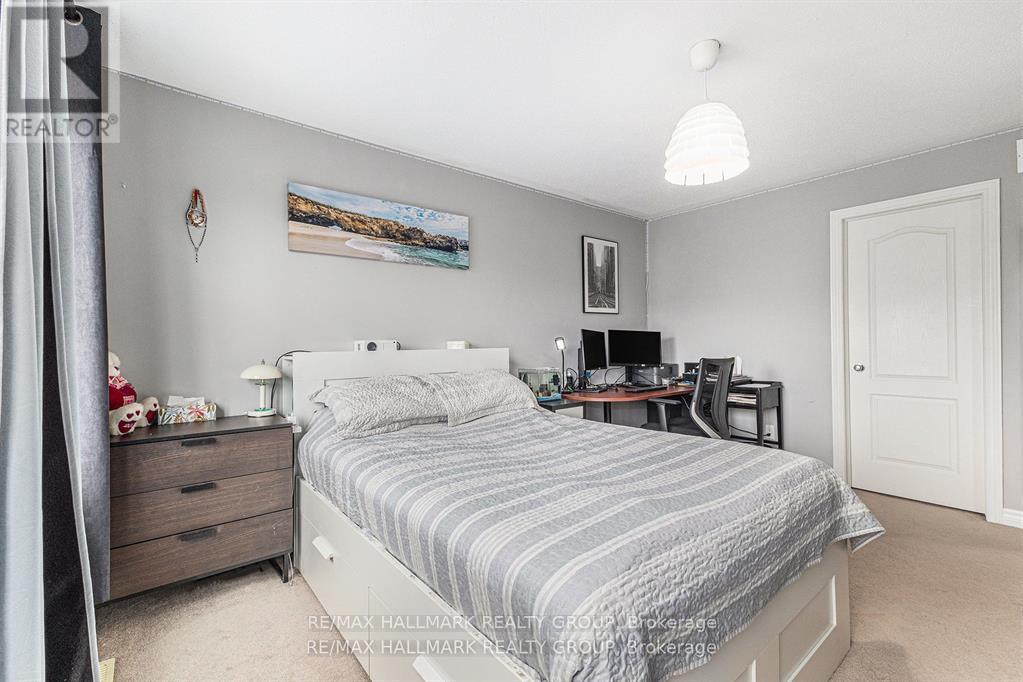 4220 Kelly Farm Drive, Ottawa, Ontario  K1T 0A5 - Photo 18 - X12496438