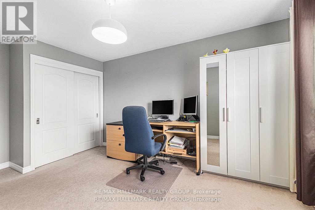 4220 Kelly Farm Drive, Ottawa, Ontario  K1T 0A5 - Photo 22 - X12496438