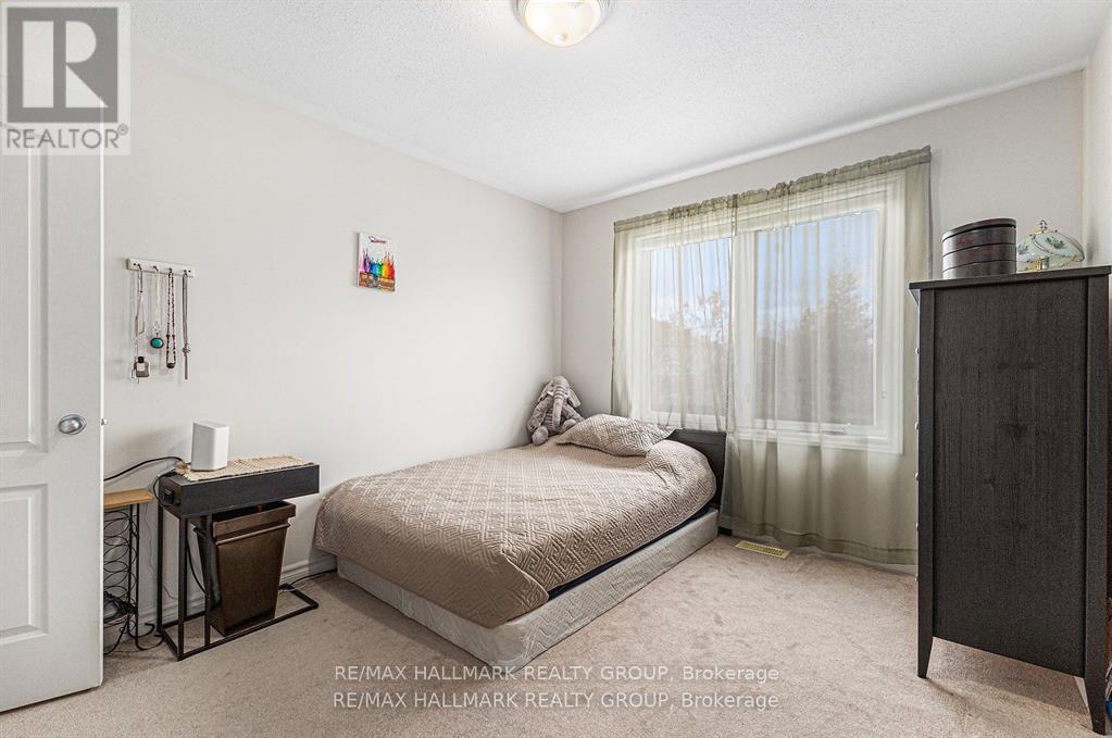 4220 Kelly Farm Drive, Ottawa, Ontario  K1T 0A5 - Photo 23 - X12496438