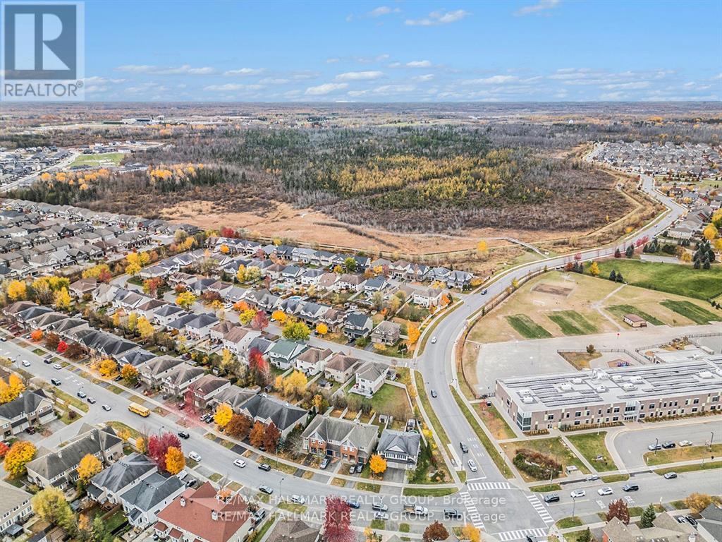 4220 Kelly Farm Drive, Ottawa, Ontario  K1T 0A5 - Photo 32 - X12496438