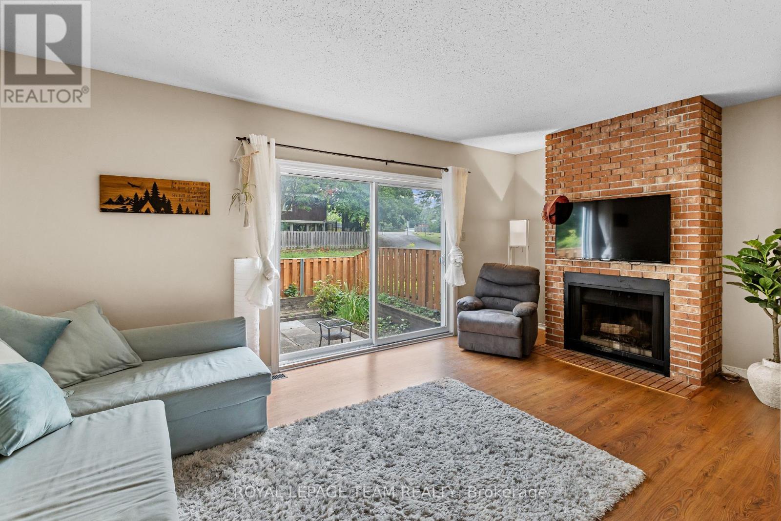 1120 Chimney Hill Way, Ottawa, Ontario  K1J 8Z6 - Photo 11 - X12496490