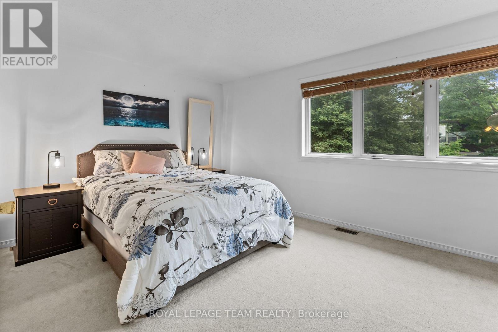 1120 Chimney Hill Way, Ottawa, Ontario  K1J 8Z6 - Photo 13 - X12496490