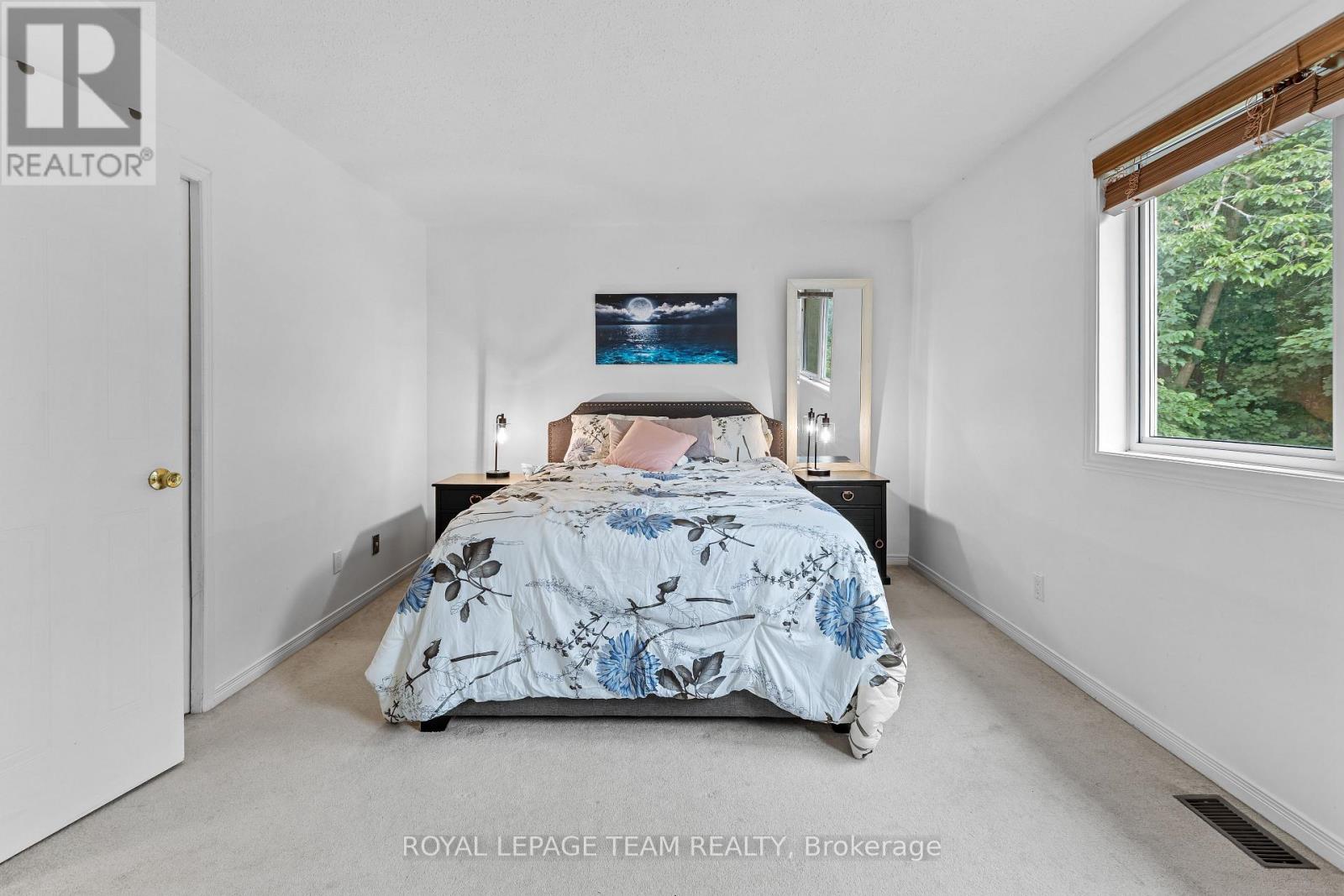 1120 Chimney Hill Way, Ottawa, Ontario  K1J 8Z6 - Photo 14 - X12496490