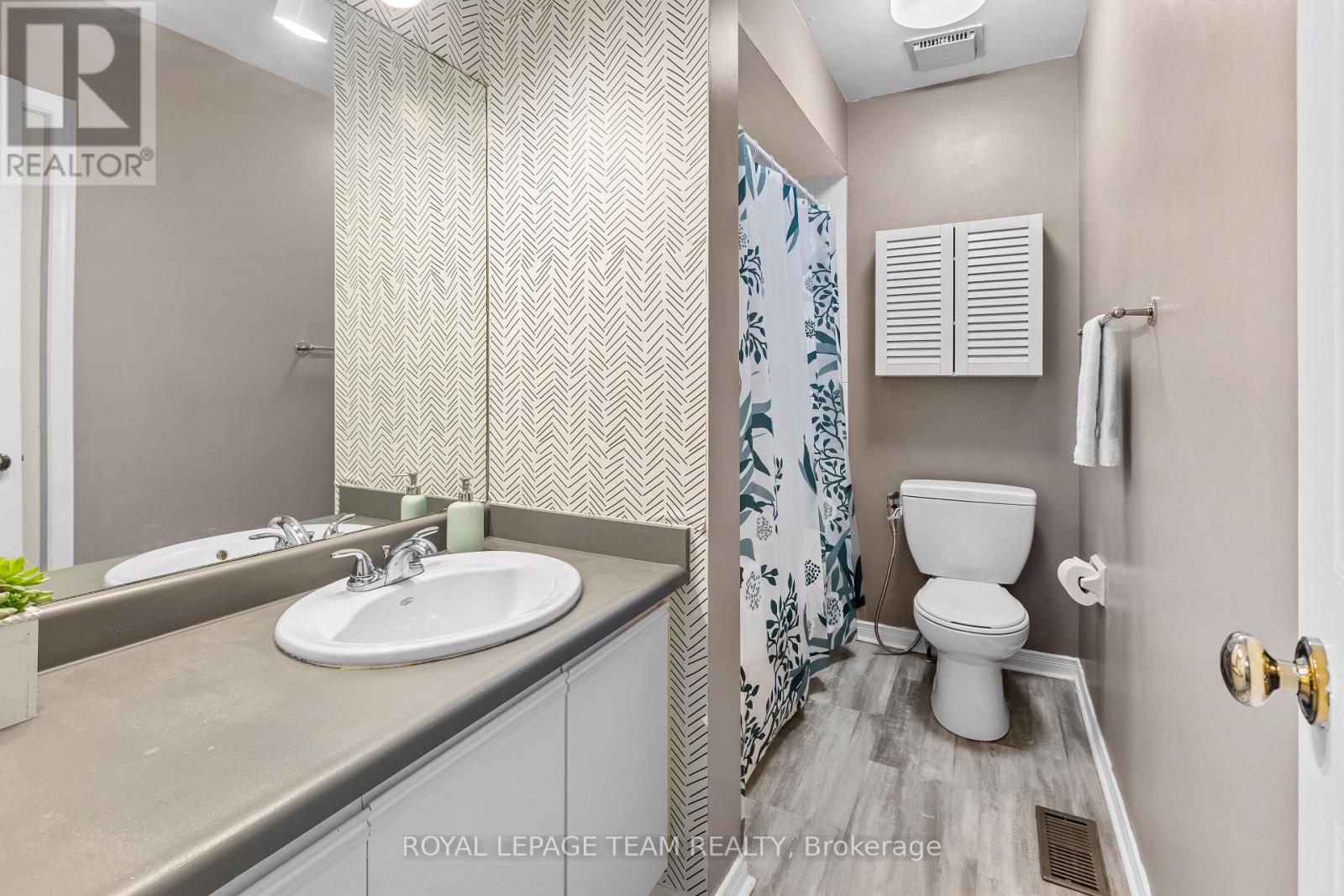 1120 Chimney Hill Way, Ottawa, Ontario  K1J 8Z6 - Photo 16 - X12496490