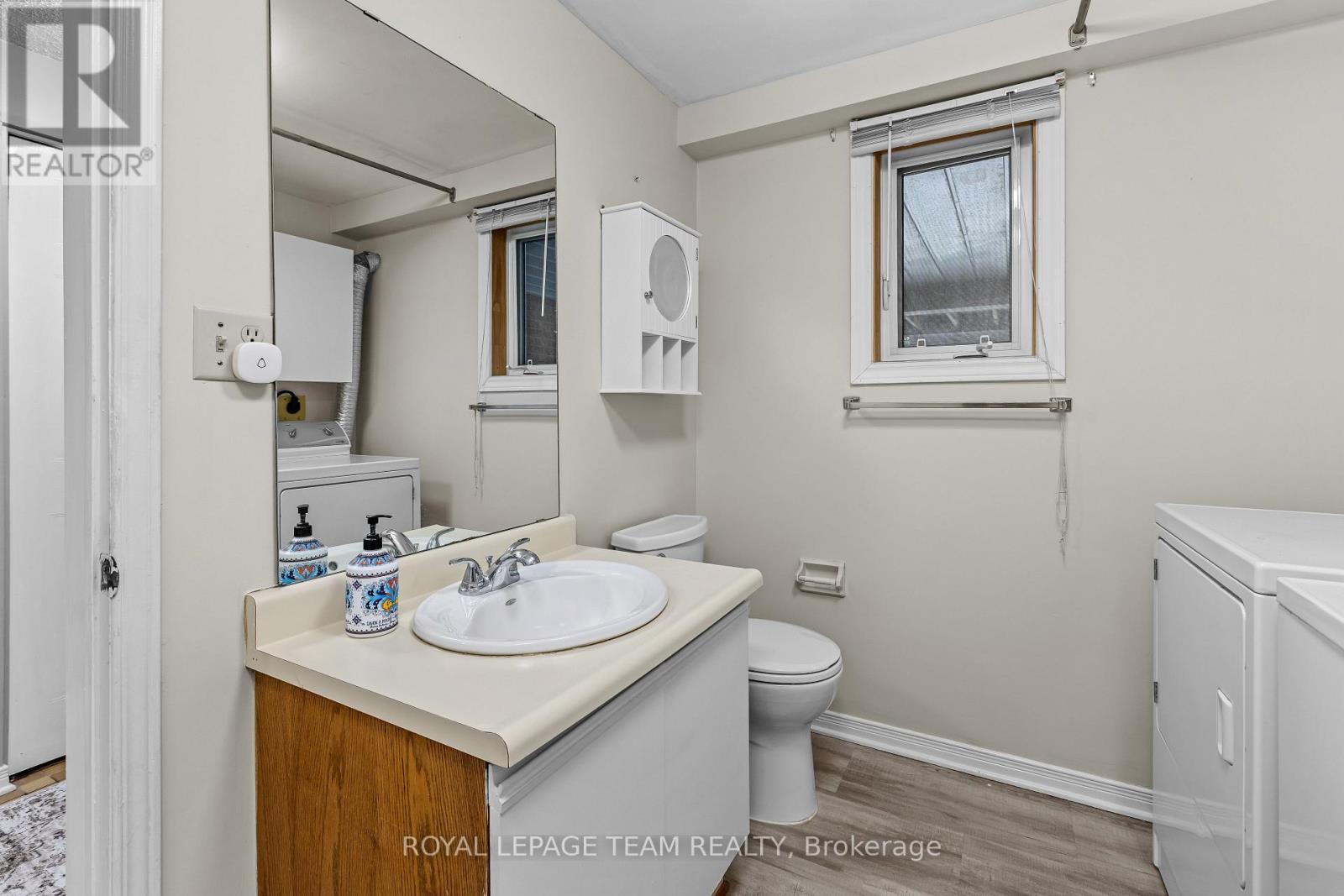 1120 Chimney Hill Way, Ottawa, Ontario  K1J 8Z6 - Photo 22 - X12496490