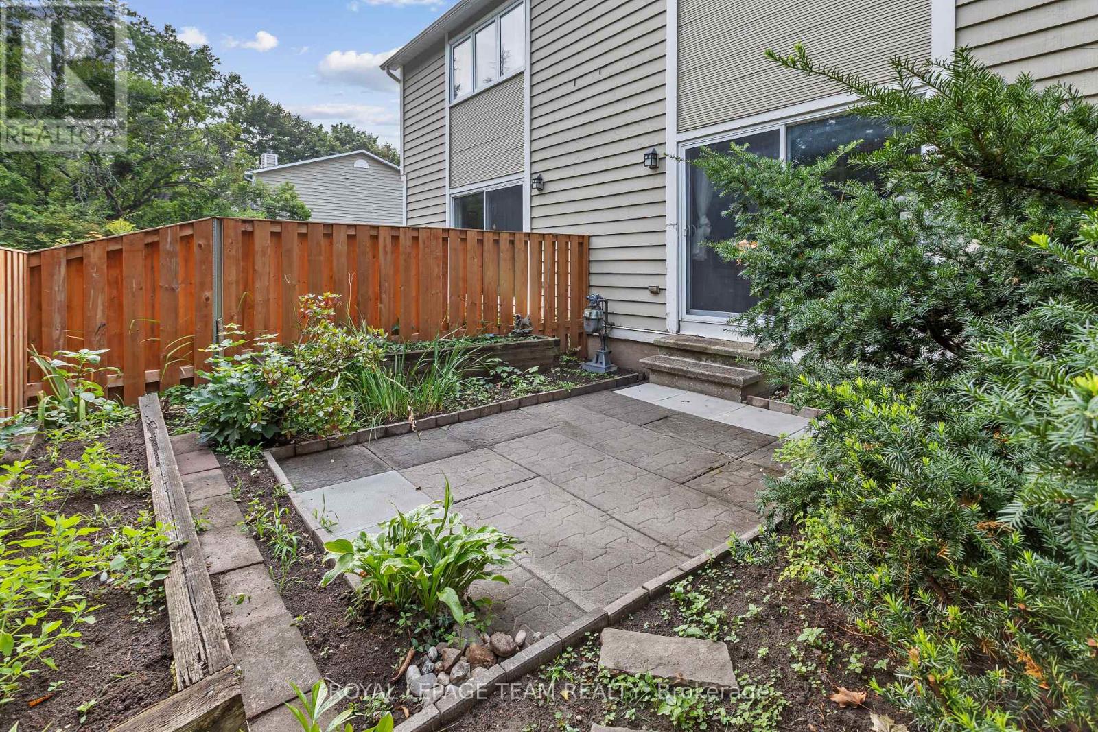 1120 Chimney Hill Way, Ottawa, Ontario  K1J 8Z6 - Photo 26 - X12496490