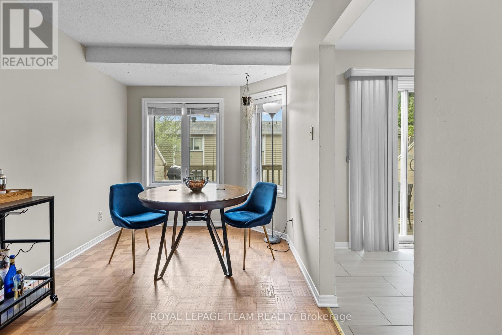 1120 Chimney Hill Way, Ottawa, Ontario  K1J 8Z6 - Photo 6 - X12496490