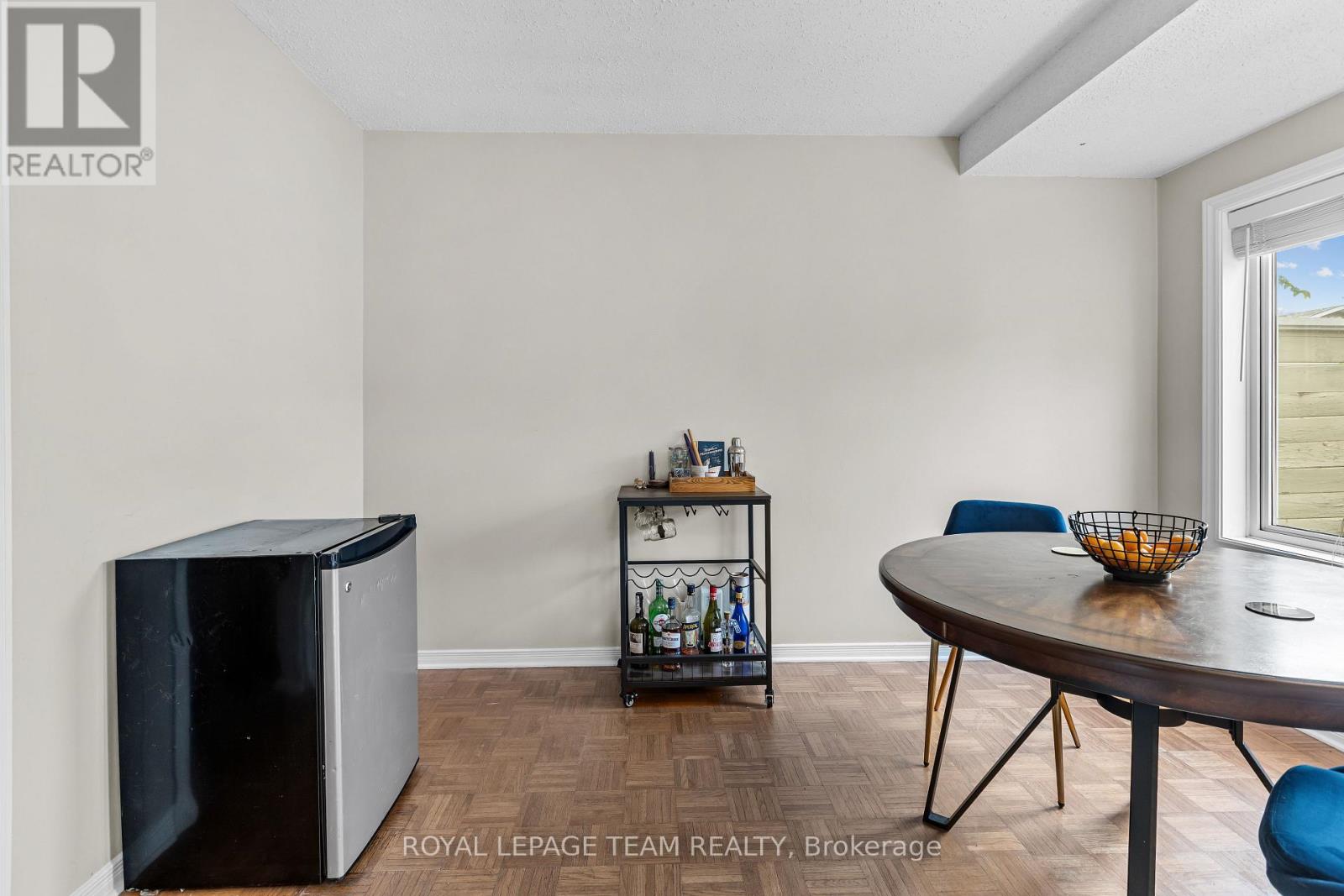 1120 Chimney Hill Way, Ottawa, Ontario  K1J 8Z6 - Photo 7 - X12496490