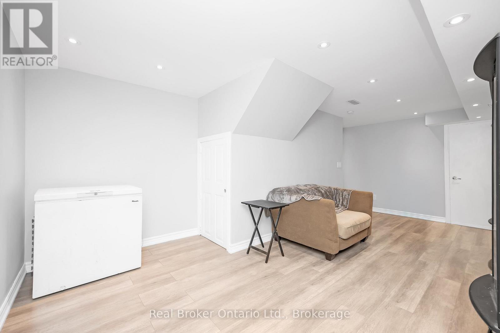 248 Hawkview Boulevard, Vaughan, Ontario  L4H 2G6 - Photo 21 - N12496324