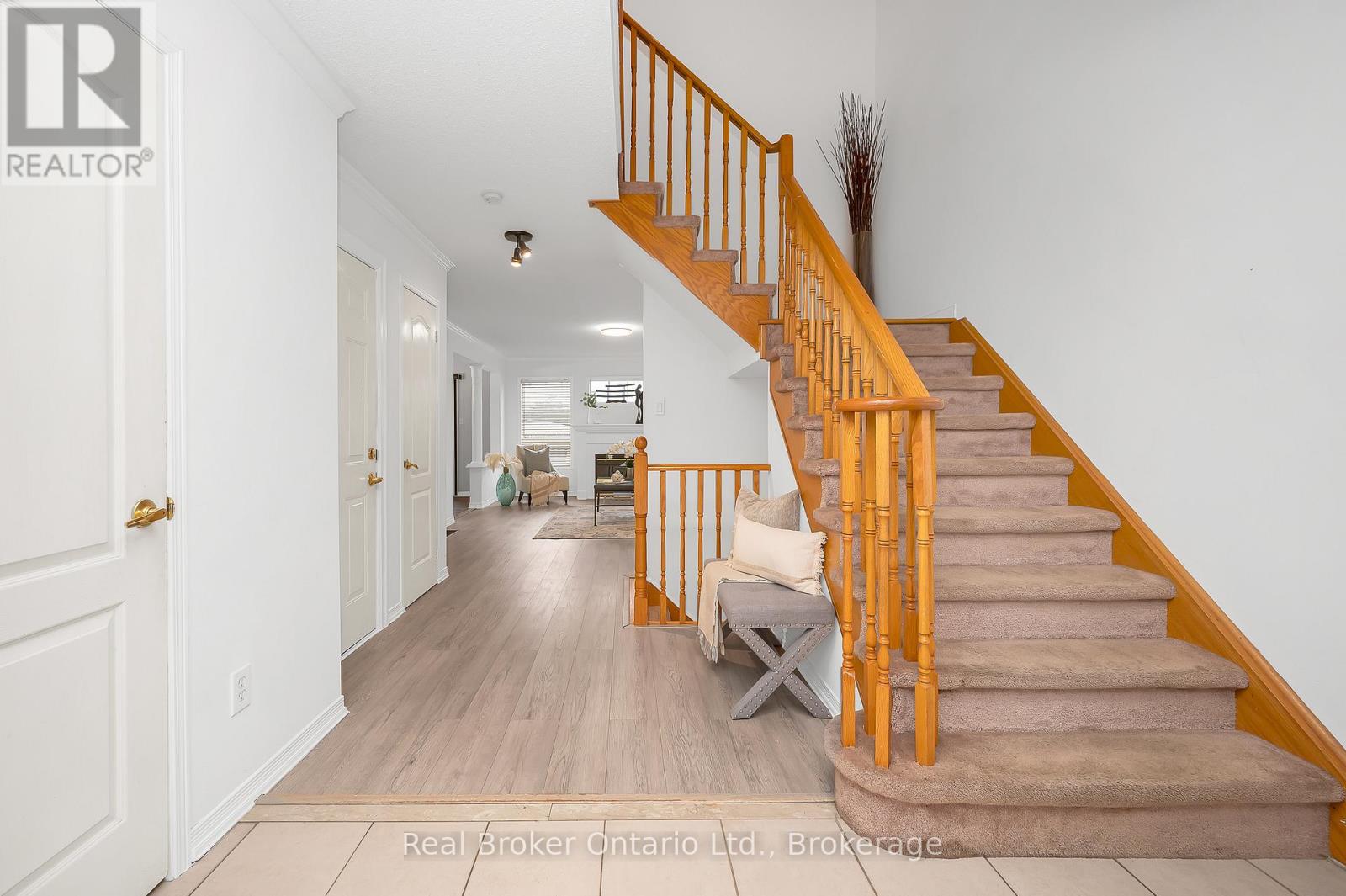 248 Hawkview Boulevard, Vaughan, Ontario  L4H 2G6 - Photo 4 - N12496324