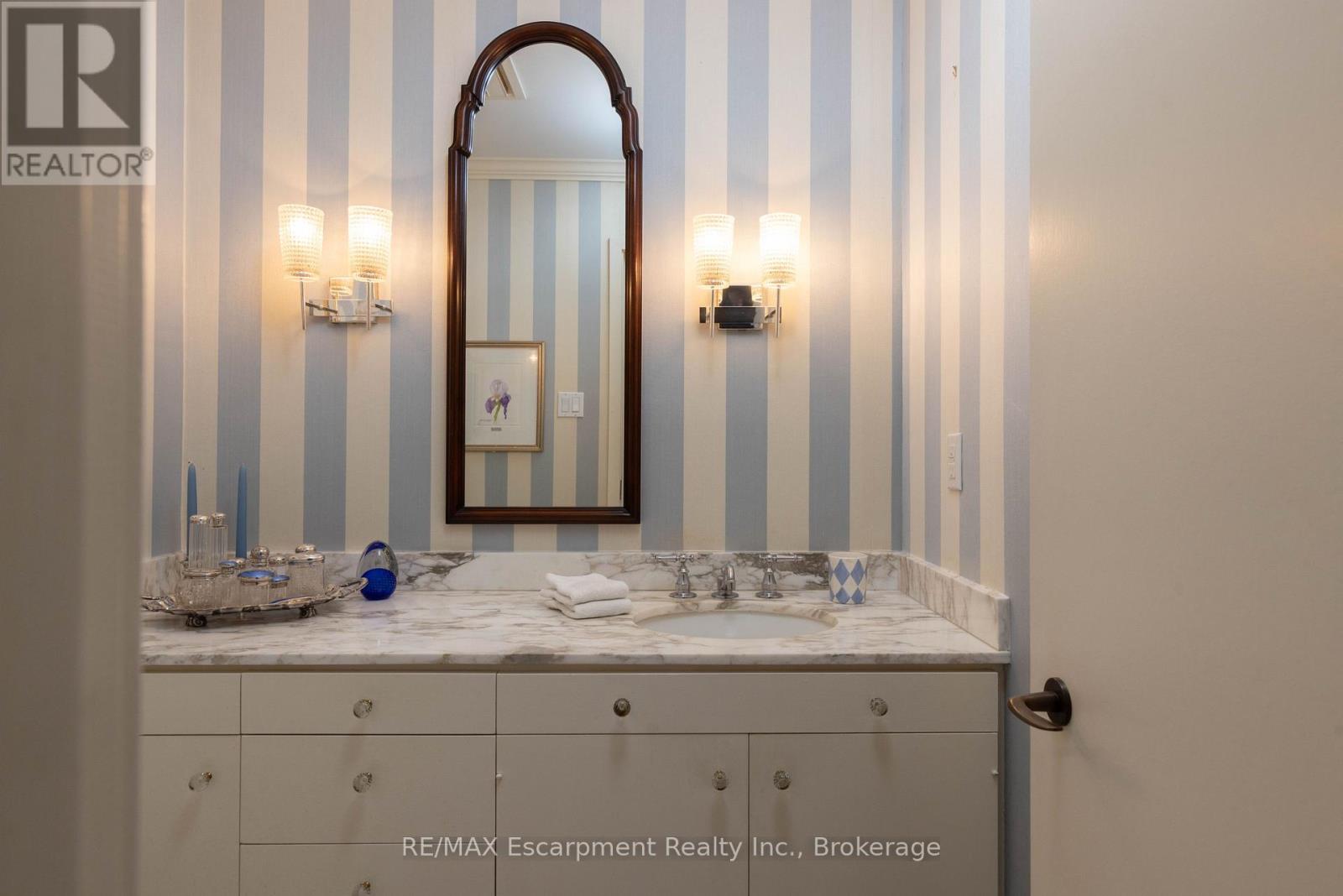 1168 Carey Road, Oakville, Ontario  L6J 2E4 - Photo 25 - W12496274