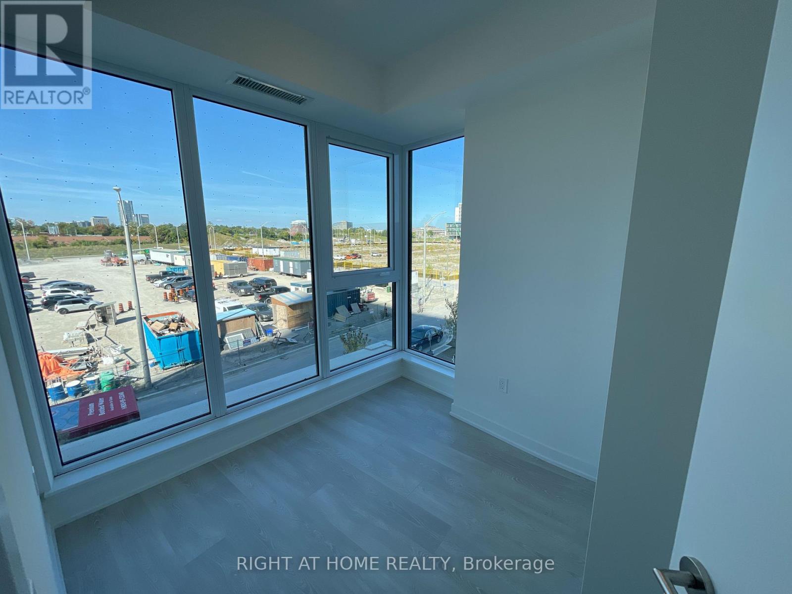 323 - 1 Kyle Lowry Road, Toronto, Ontario  M3C 1H7 - Photo 9 - C12496164