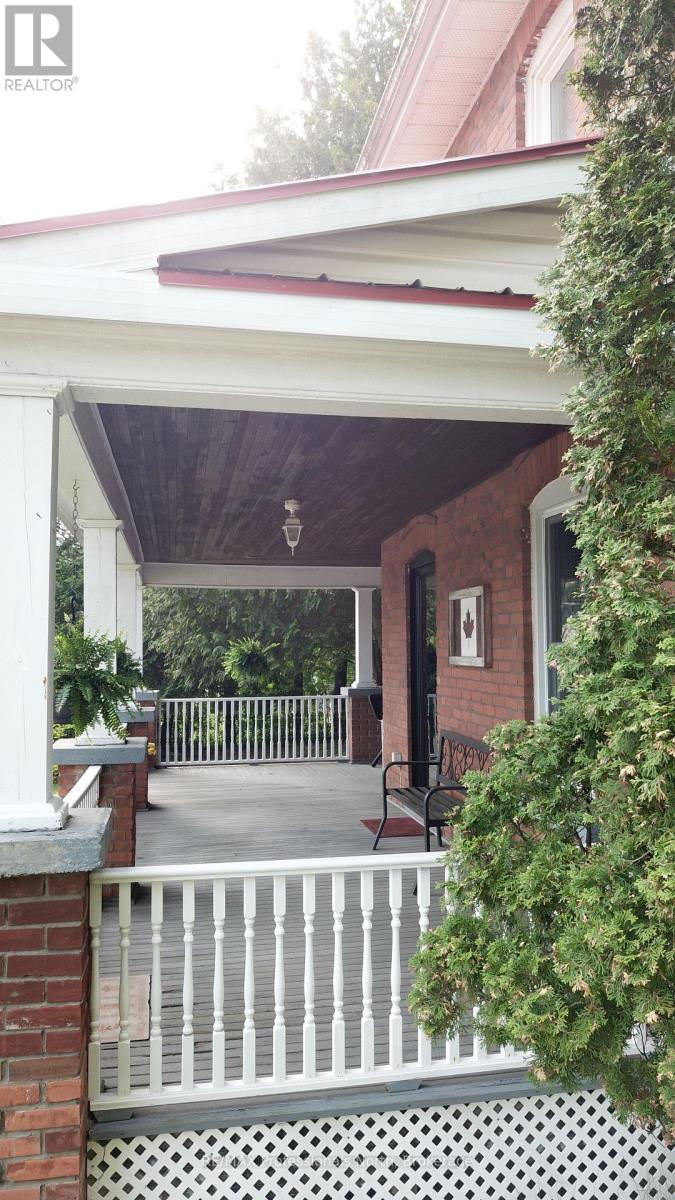 133 Main Street W, Huntsville, Ontario  P1H 1W5 - Photo 3 - X12496256