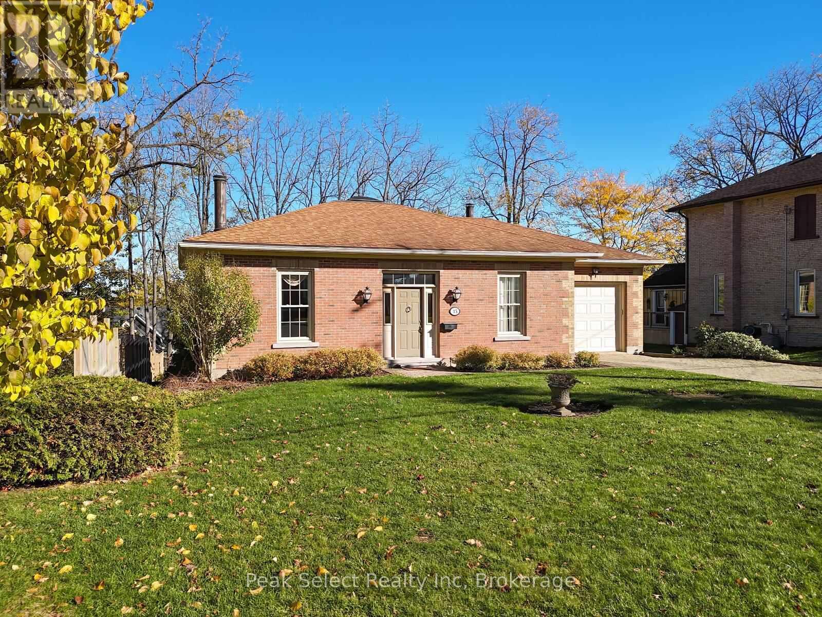 35 Ontario Street N, St. Marys, Ontario  N4X 1B1 - Photo 5 - X12496452