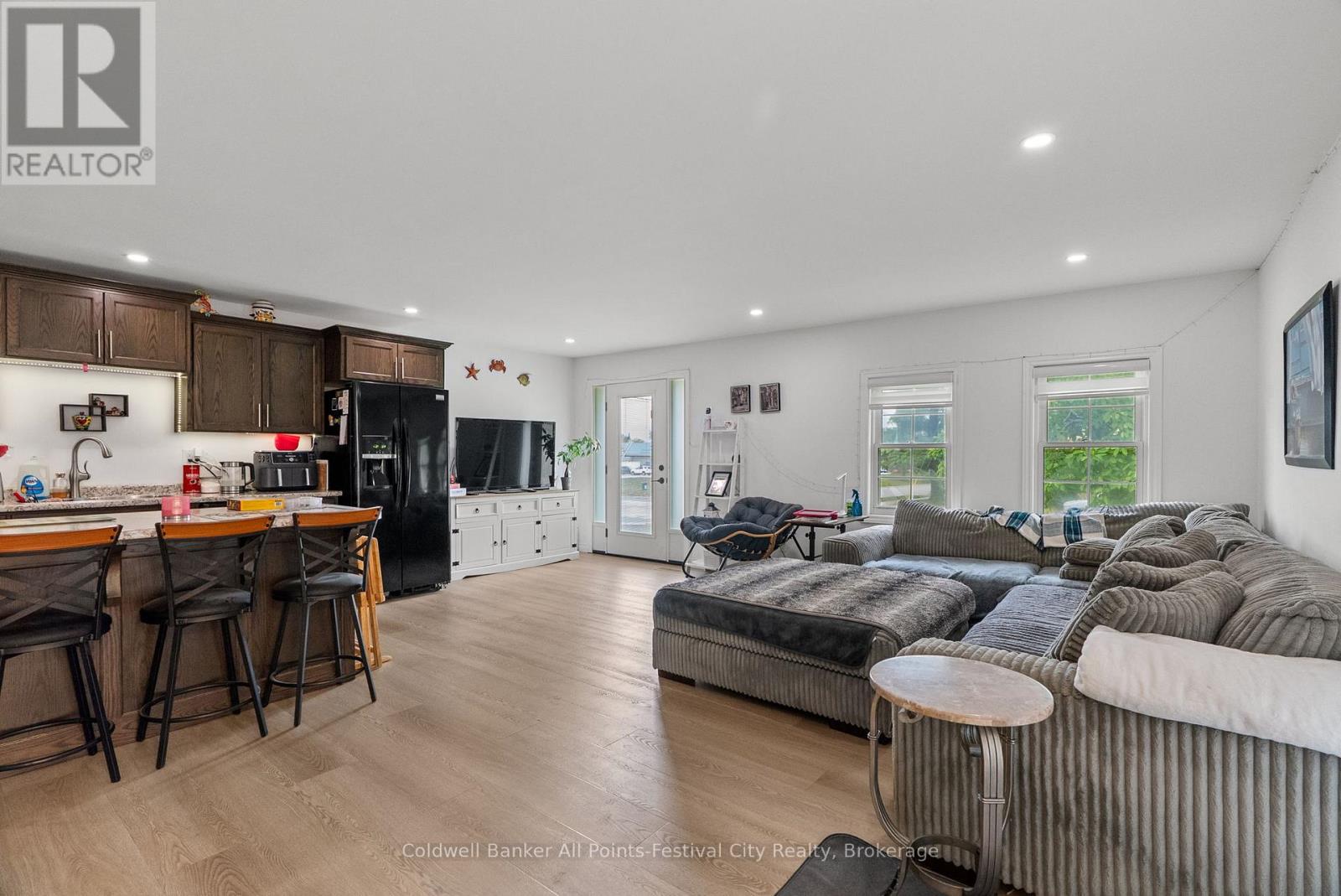 69 Whitehead Street, Central Huron, Ontario  N0M 1L0 - Photo 11 - X12496478