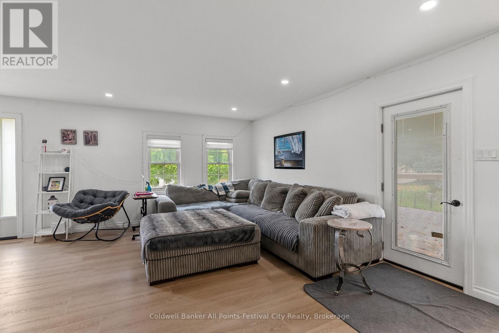 69 Whitehead Street, Central Huron, Ontario  N0M 1L0 - Photo 12 - X12496478