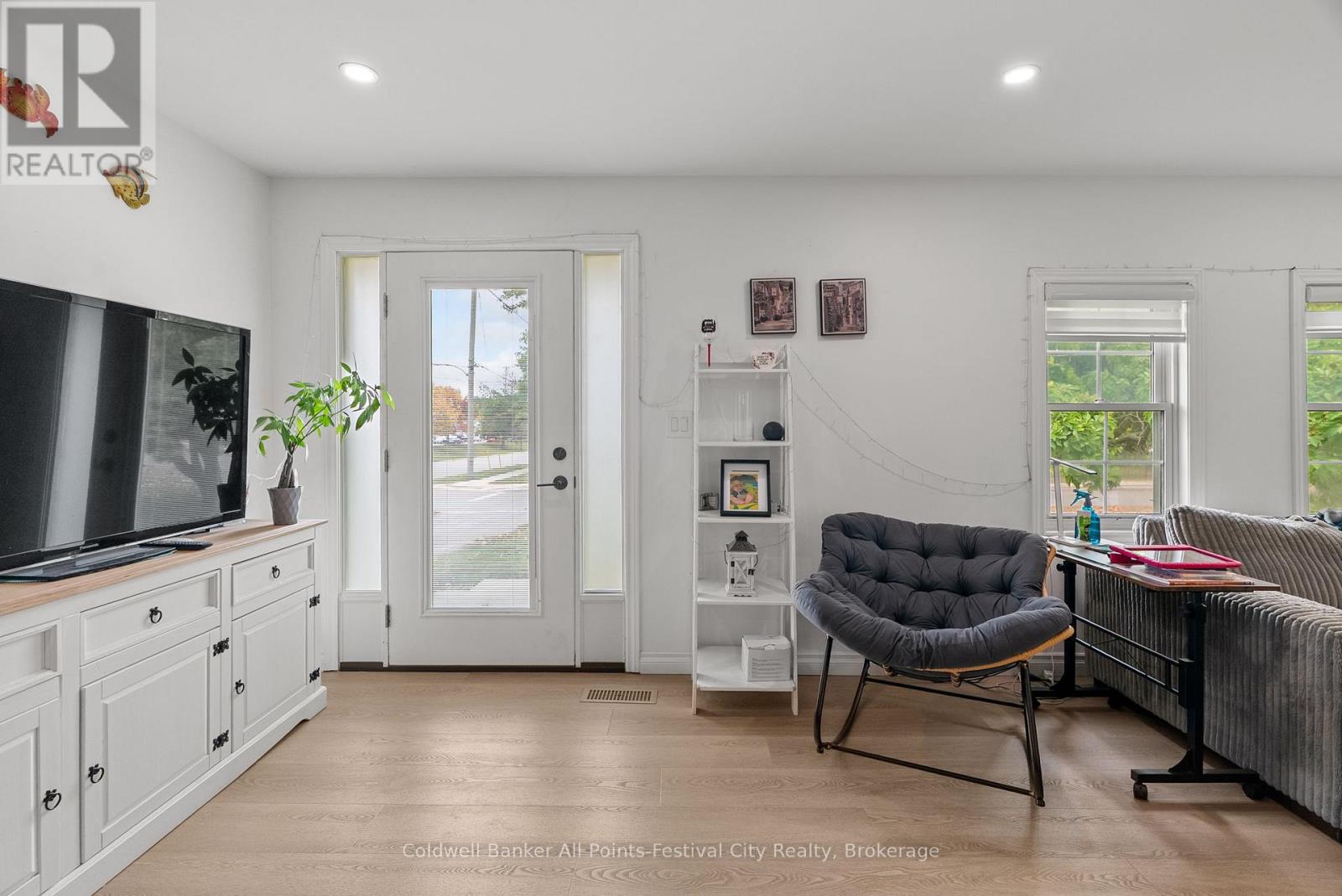 69 Whitehead Street, Central Huron, Ontario  N0M 1L0 - Photo 7 - X12496478