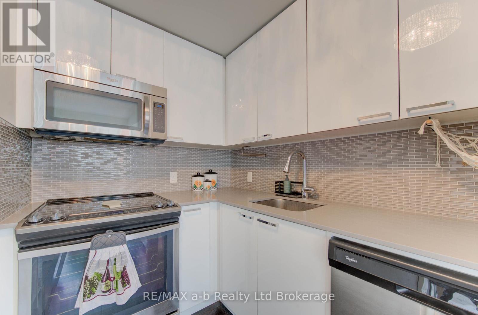 415 - 155 St Leger Street, Kitchener, Ontario  N2H 0B9 - Photo 7 - X12496430