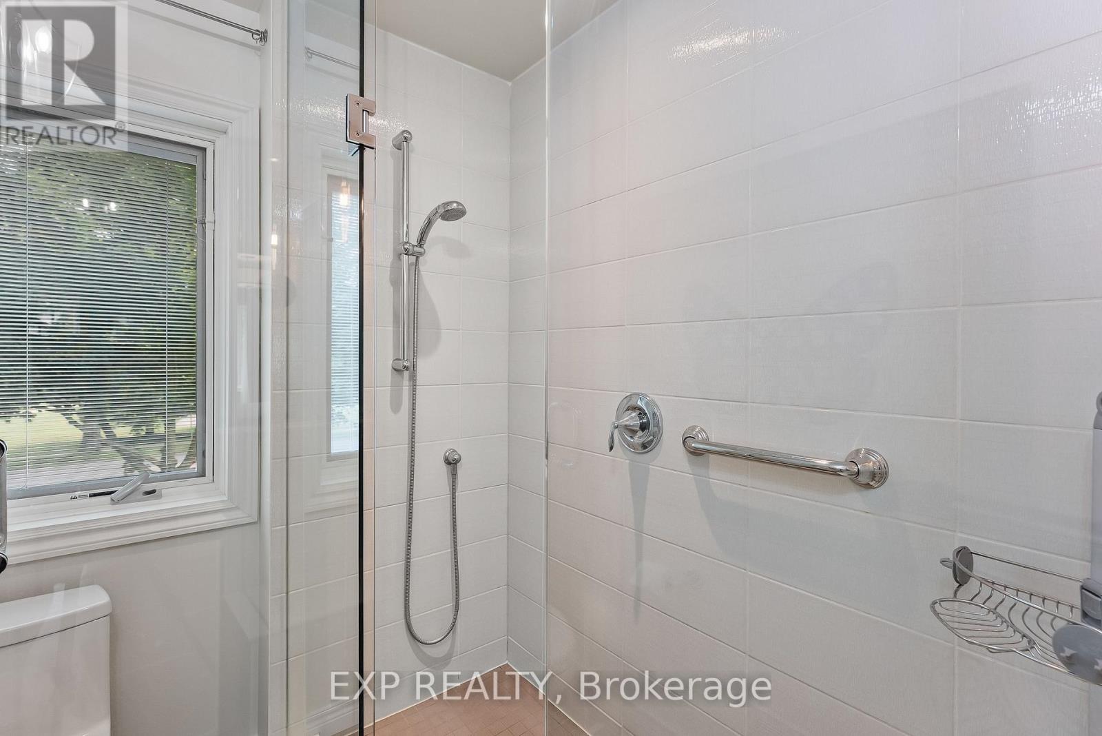 6748 January Drive, Niagara Falls (Stamford), Ontario  L2J 4J4 - Photo 29 - X12496302