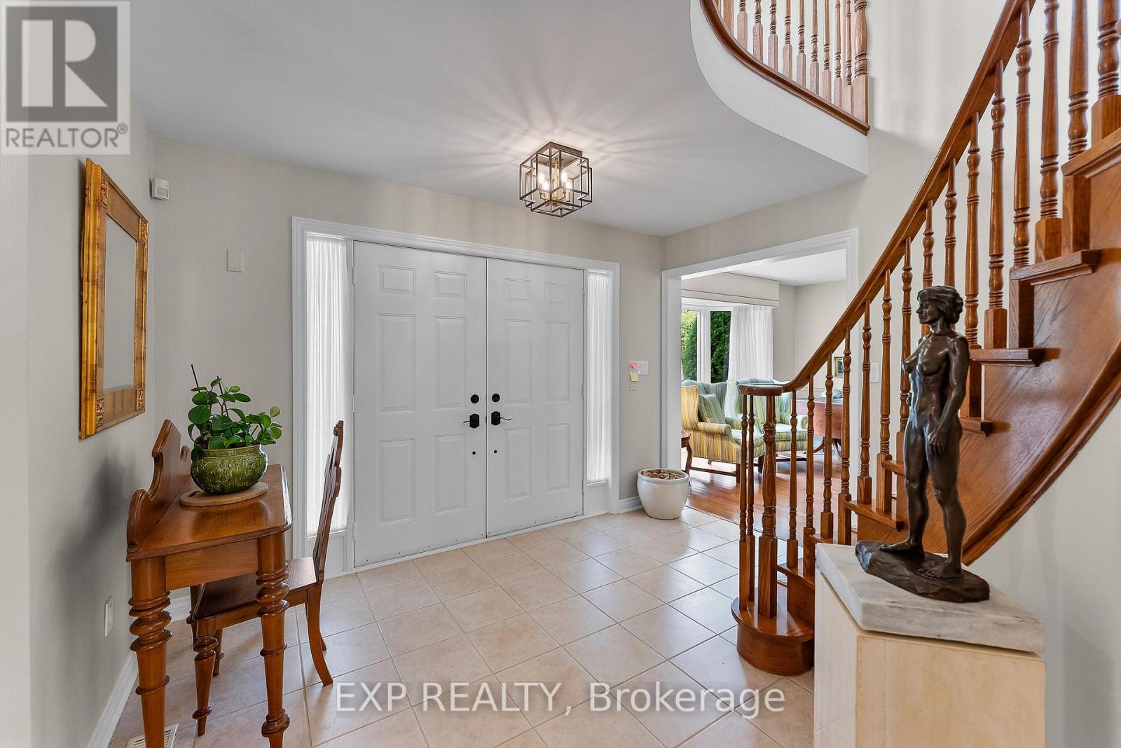 6748 January Drive, Niagara Falls (Stamford), Ontario  L2J 4J4 - Photo 7 - X12496302