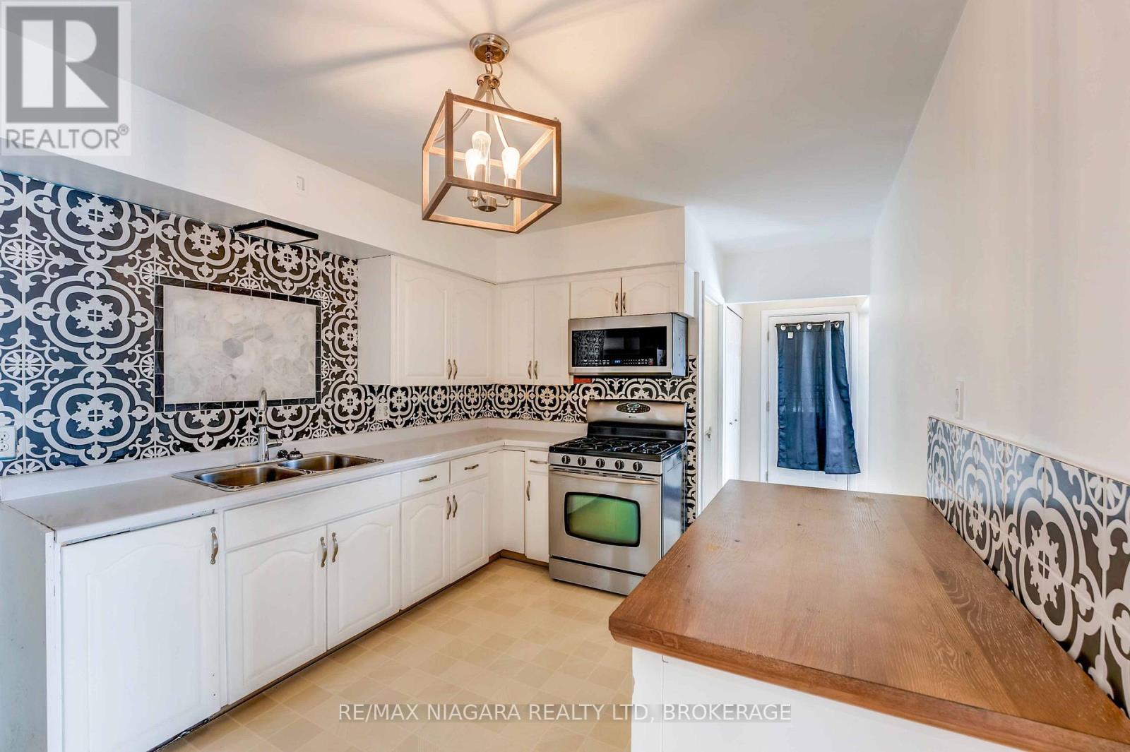 Main Level - 144 Elm Street, Port Colborne, Ontario  L3K 4N4 - Photo 7 - X12496318