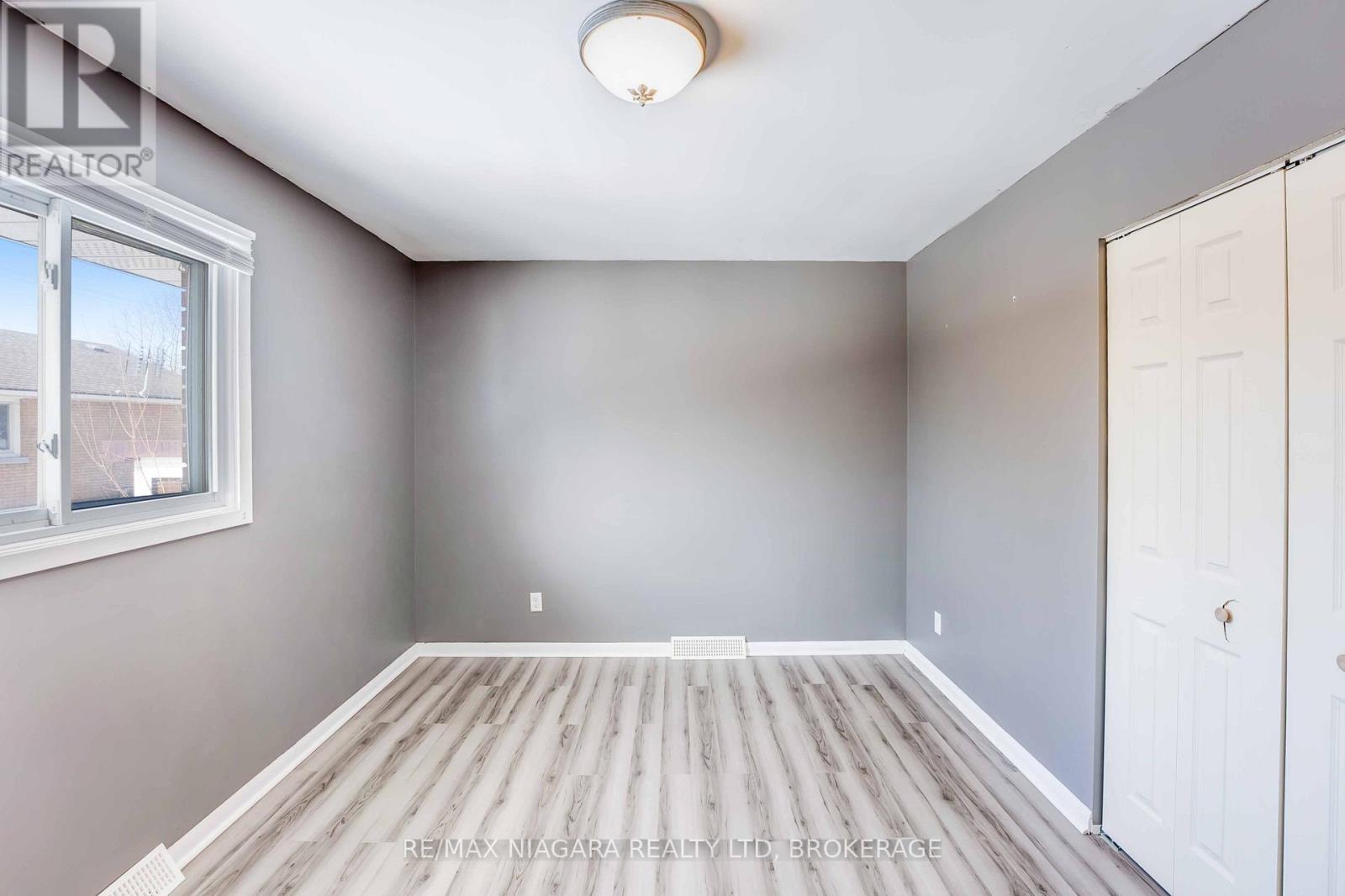 Main Level - 144 Elm Street, Port Colborne, Ontario  L3K 4N4 - Photo 9 - X12496318