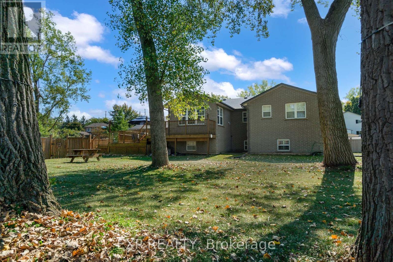 93 Park Street, Fort Erie (Ridgeway), Ontario  L0S 1N0 - Photo 37 - X12496496