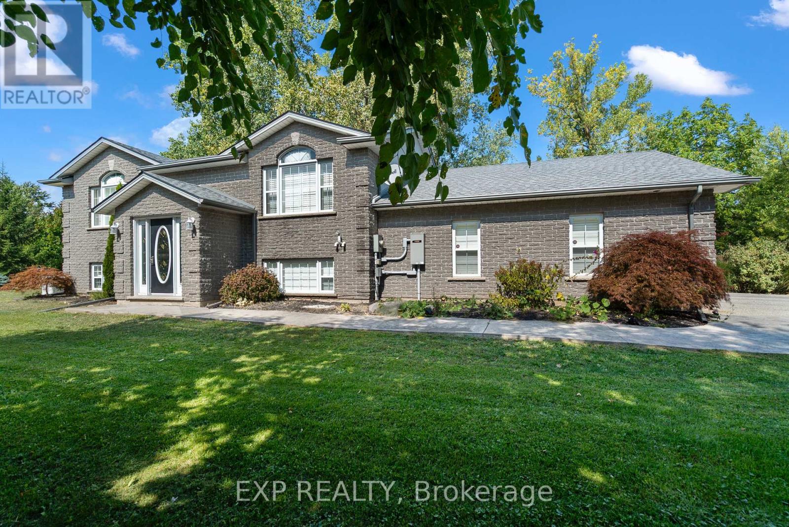 93 Park Street, Fort Erie (Ridgeway), Ontario  L0S 1N0 - Photo 5 - X12496496