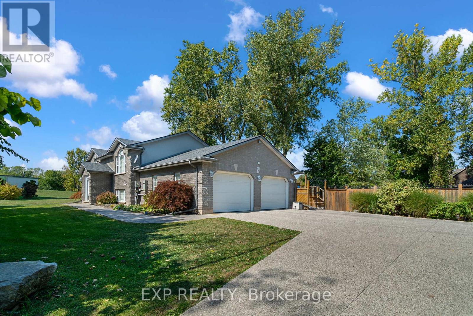 93 Park Street, Fort Erie (Ridgeway), Ontario  L0S 1N0 - Photo 6 - X12496496