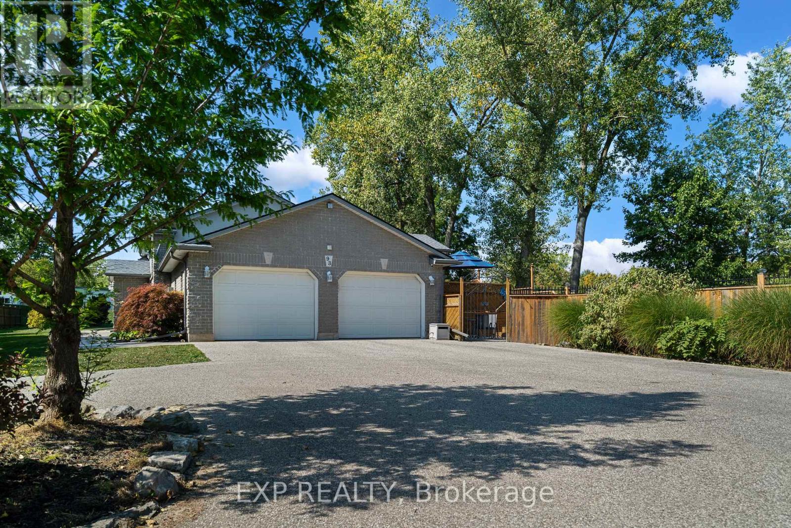 93 Park Street, Fort Erie (Ridgeway), Ontario  L0S 1N0 - Photo 9 - X12496496