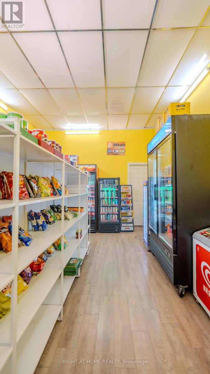 370 Bank Street, Ottawa, Ontario  K2P 1Y2 - Photo 11 - X12170980