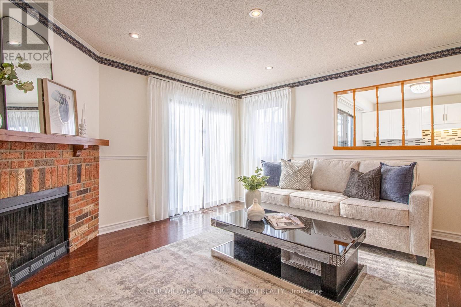 63 Holmbush Crescent, Toronto (Steeles), Ontario  M1V 2Y8 - Photo 1 - E12496122