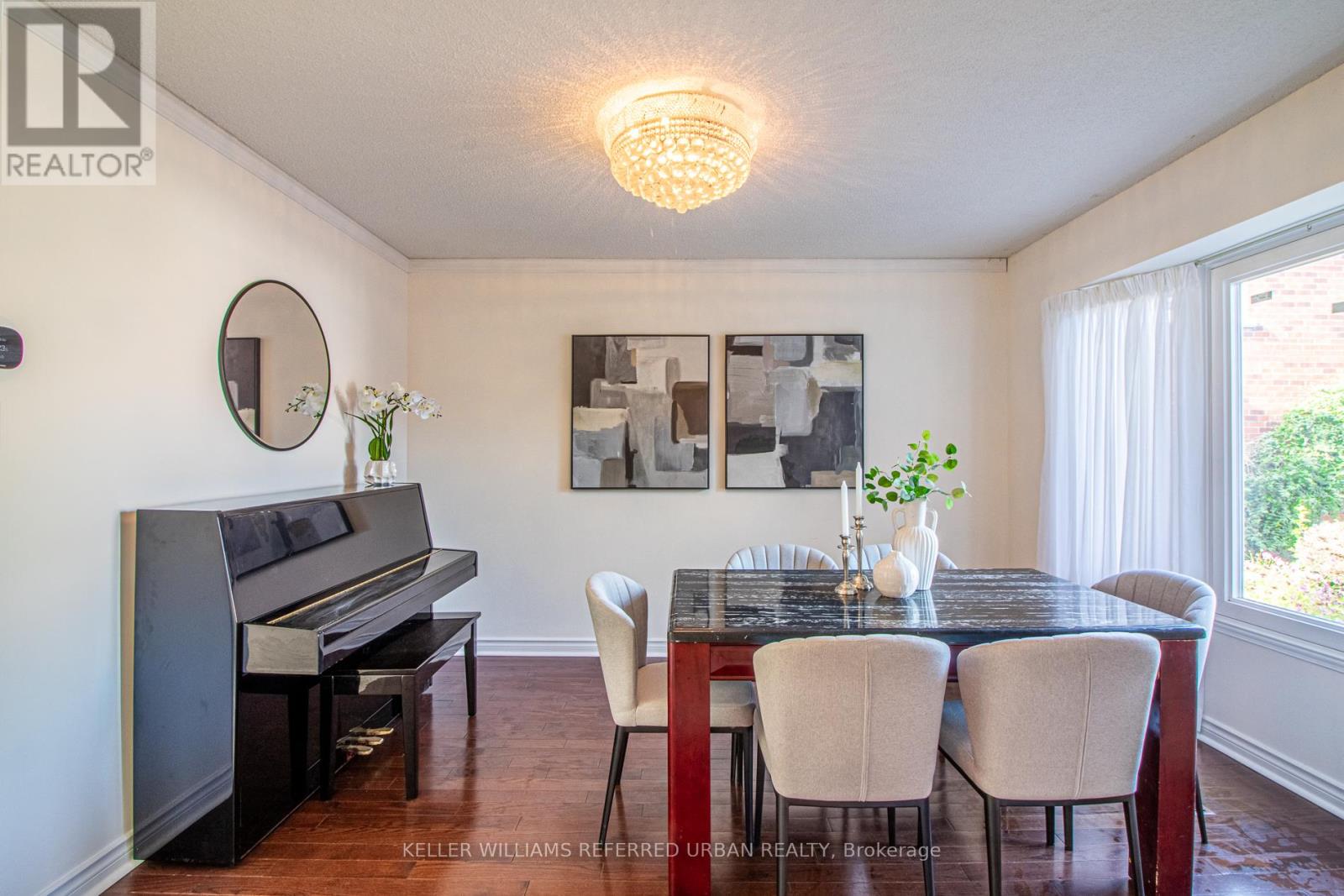 63 Holmbush Crescent, Toronto (Steeles), Ontario  M1V 2Y8 - Photo 4 - E12496122