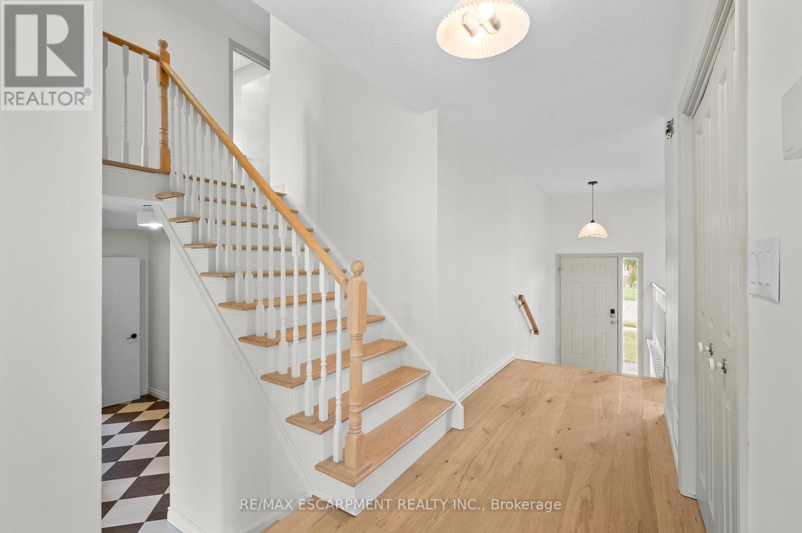 31 Inglewood Place, Whitby (Blue Grass Meadows), Ontario  L1N 8Z9 - Photo 8 - E12496216