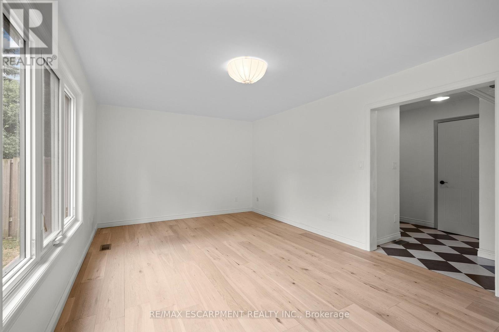 31 Inglewood Place, Whitby (Blue Grass Meadows), Ontario  L1N 8Z9 - Photo 9 - E12496216