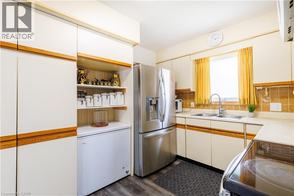 18 Silverdale Crescent, London, Ontario  N5Z 4A4 - Photo 11 - 40784752