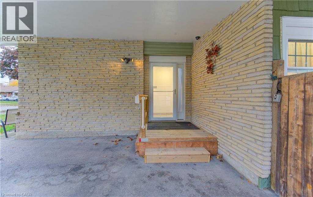 114 Selkirk Drive, Kitchener, Ontario  N2E 1M4 - Photo 4 - 40784333