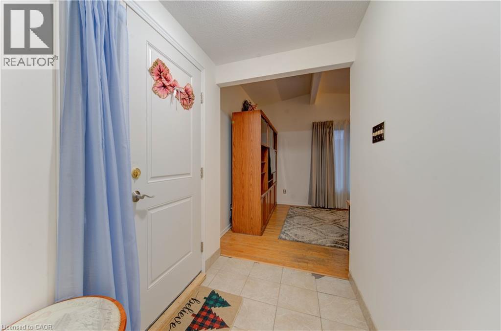 114 Selkirk Drive, Kitchener, Ontario  N2E 1M4 - Photo 5 - 40784333