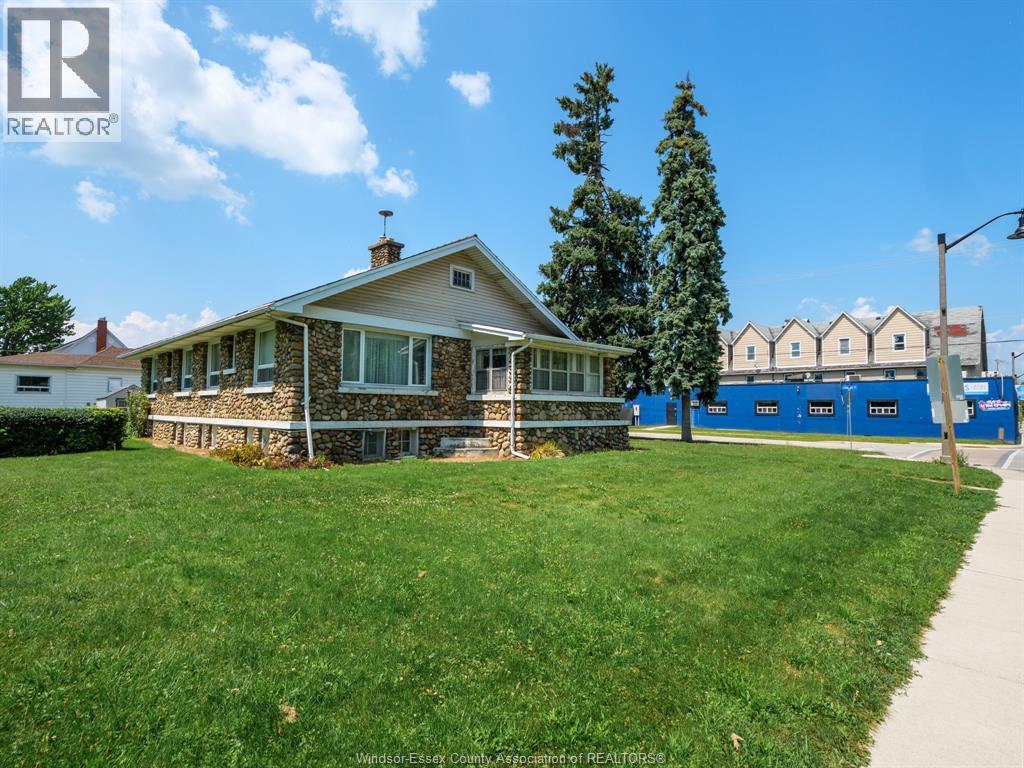 235 Queen Street, Harrow, Ontario  N0R 1G0 - Photo 3 - 25027687