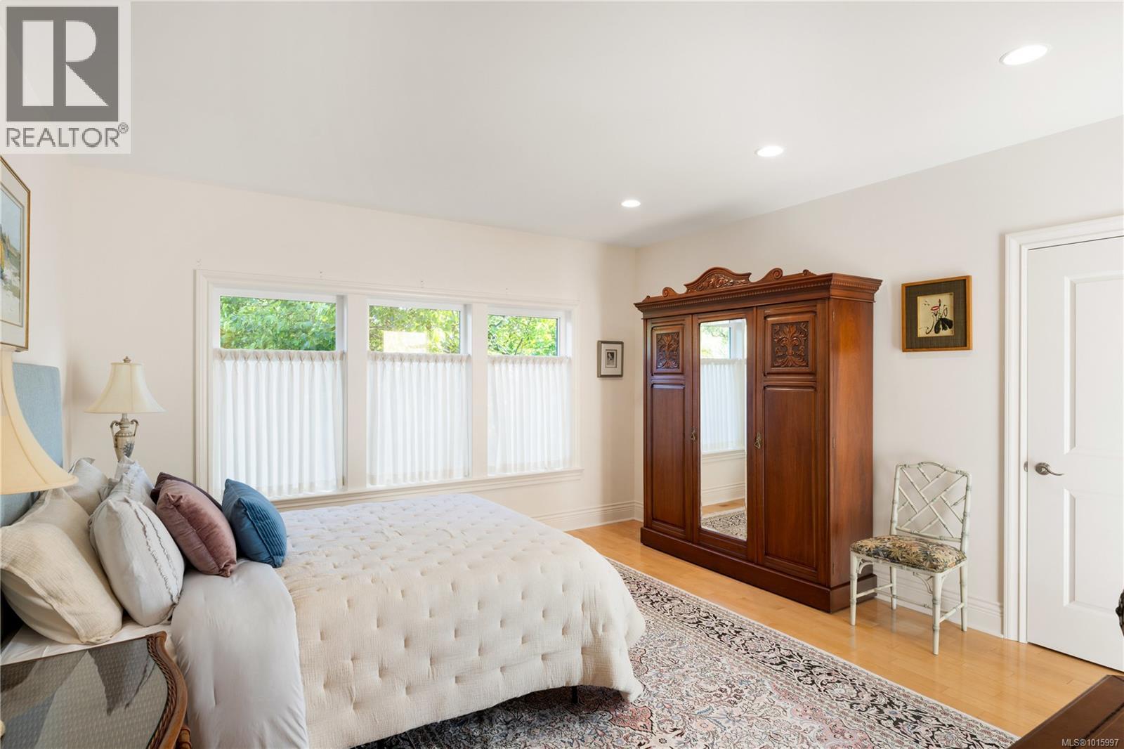 3721 Arbutus Ridge, Saanich, British Columbia  V8N 6B3 - Photo 31 - 1015997