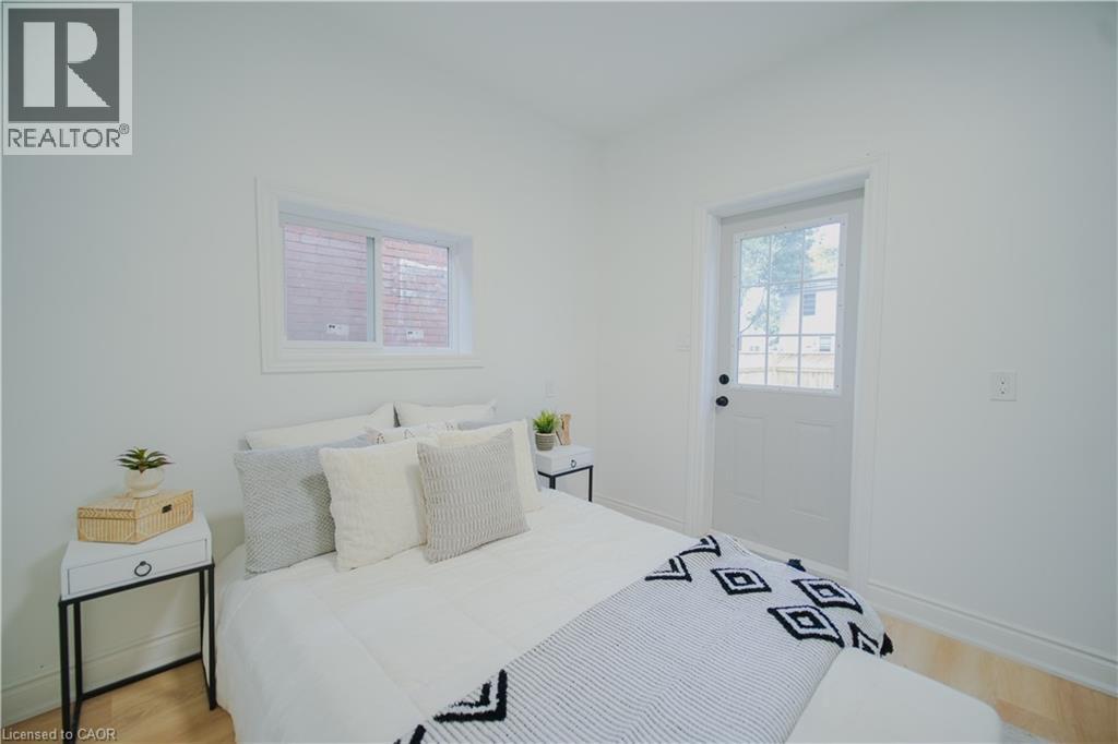 11 East 25th Street, Hamilton, Ontario  L8V 2Z9 - Photo 9 - 40784571