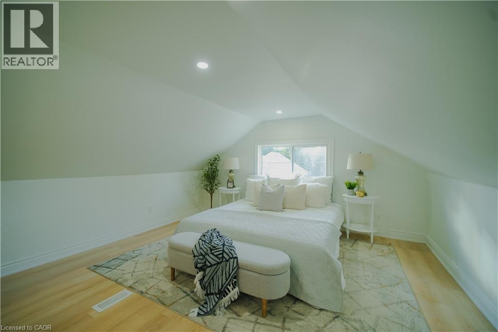 11 East 25th Street, Hamilton, Ontario  L8V 2Z9 - Photo 17 - 40784571