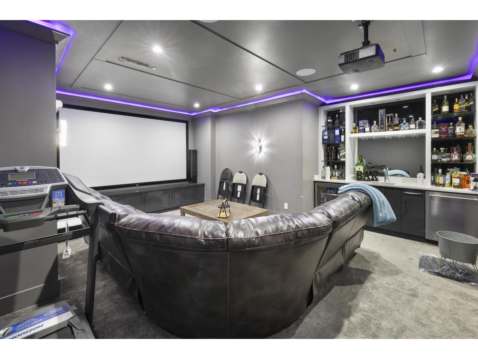 8671 Galway Crescent, Surrey, British Columbia V3W 6C8 - Photo 5 - R3036714