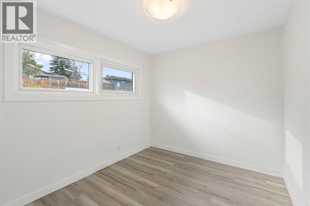 6023 Thornbank Drive, Calgary, Alberta  T2K 3P4 - Photo 21 - A2266755