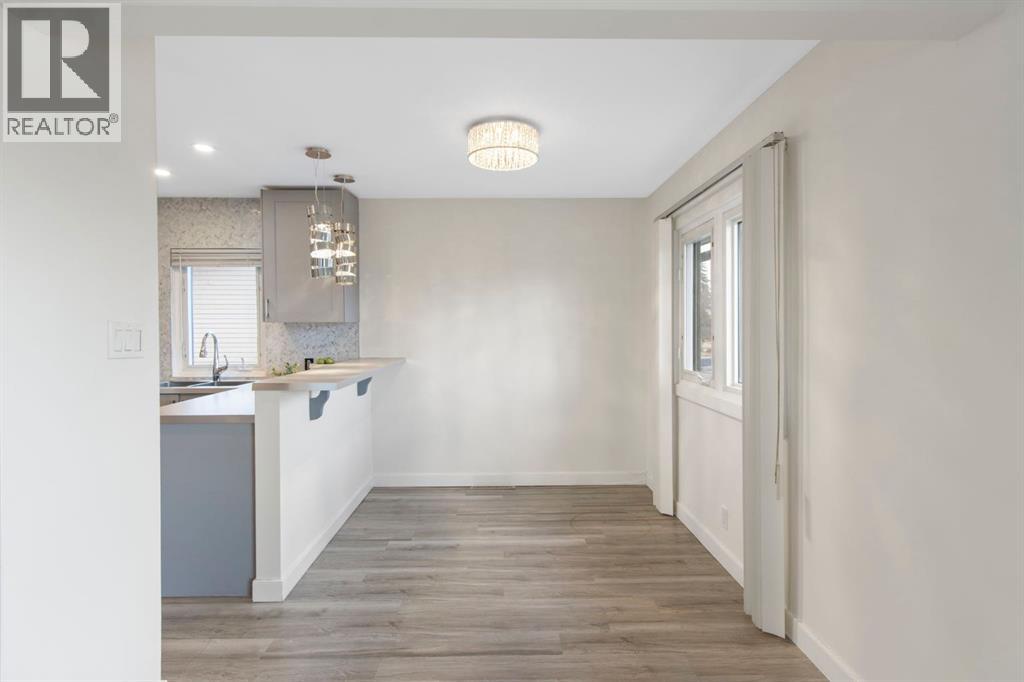 6023 Thornbank Drive, Calgary, Alberta  T2K 3P4 - Photo 11 - A2266755