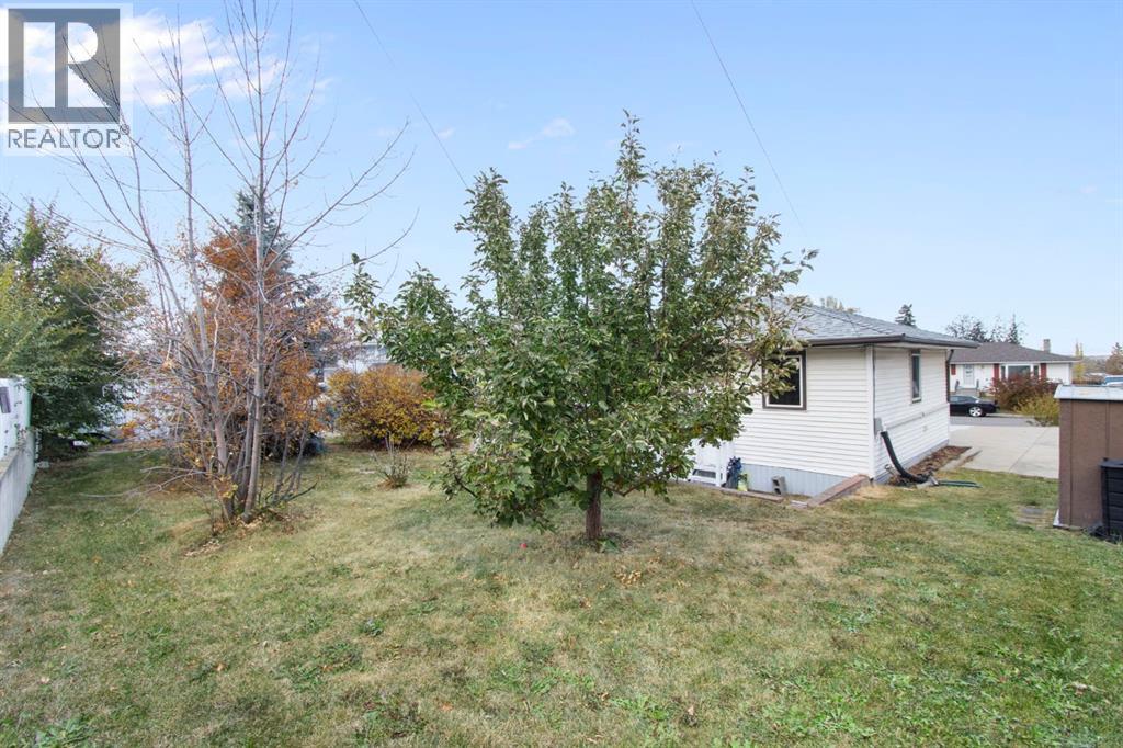 6023 Thornbank Drive, Calgary, Alberta  T2K 3P4 - Photo 47 - A2266755