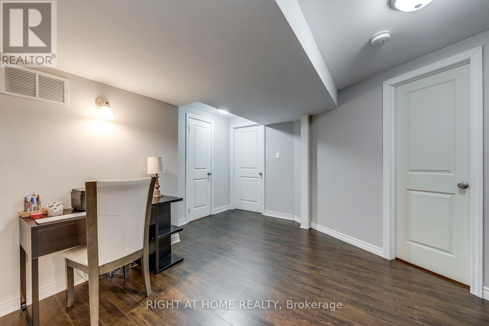 Lower - 56 Barberry Crescent, Richmond Hill, Ontario  L4E 4S6 - Photo 16 - N12496212