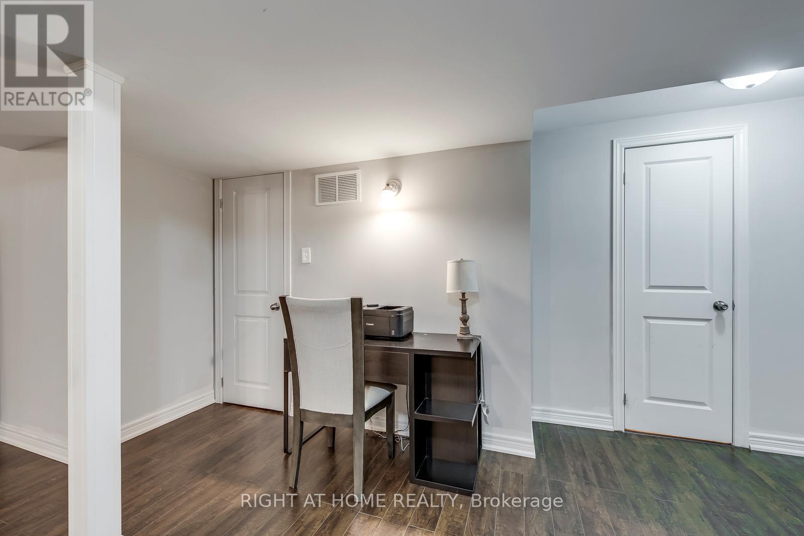 Lower - 56 Barberry Crescent, Richmond Hill, Ontario  L4E 4S6 - Photo 17 - N12496212