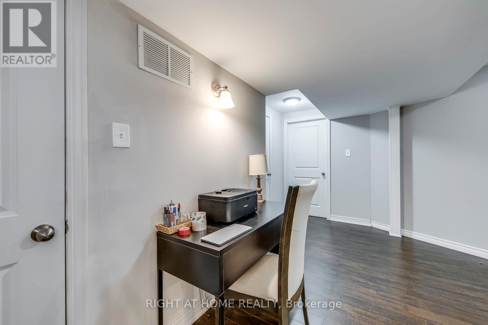 Lower - 56 Barberry Crescent, Richmond Hill, Ontario  L4E 4S6 - Photo 18 - N12496212